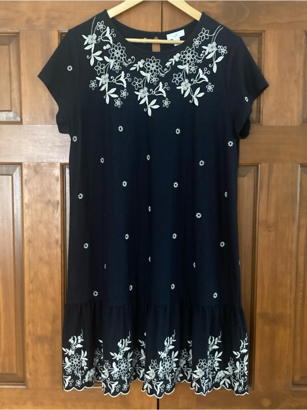 JJill navy embroidered shift dress Ruffle hem women’s large petite